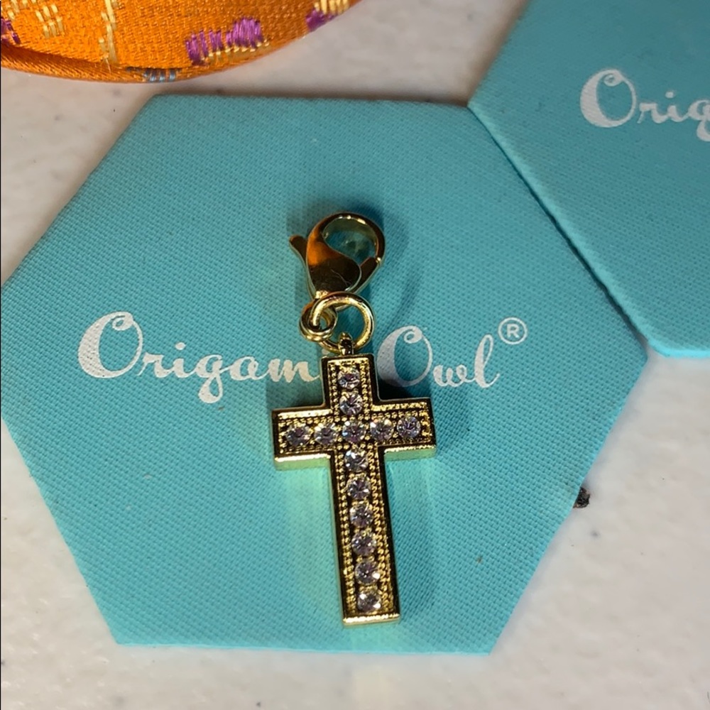 Cross Dangle